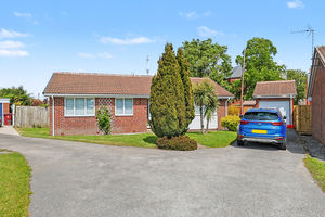 Pewit Close Holmewood